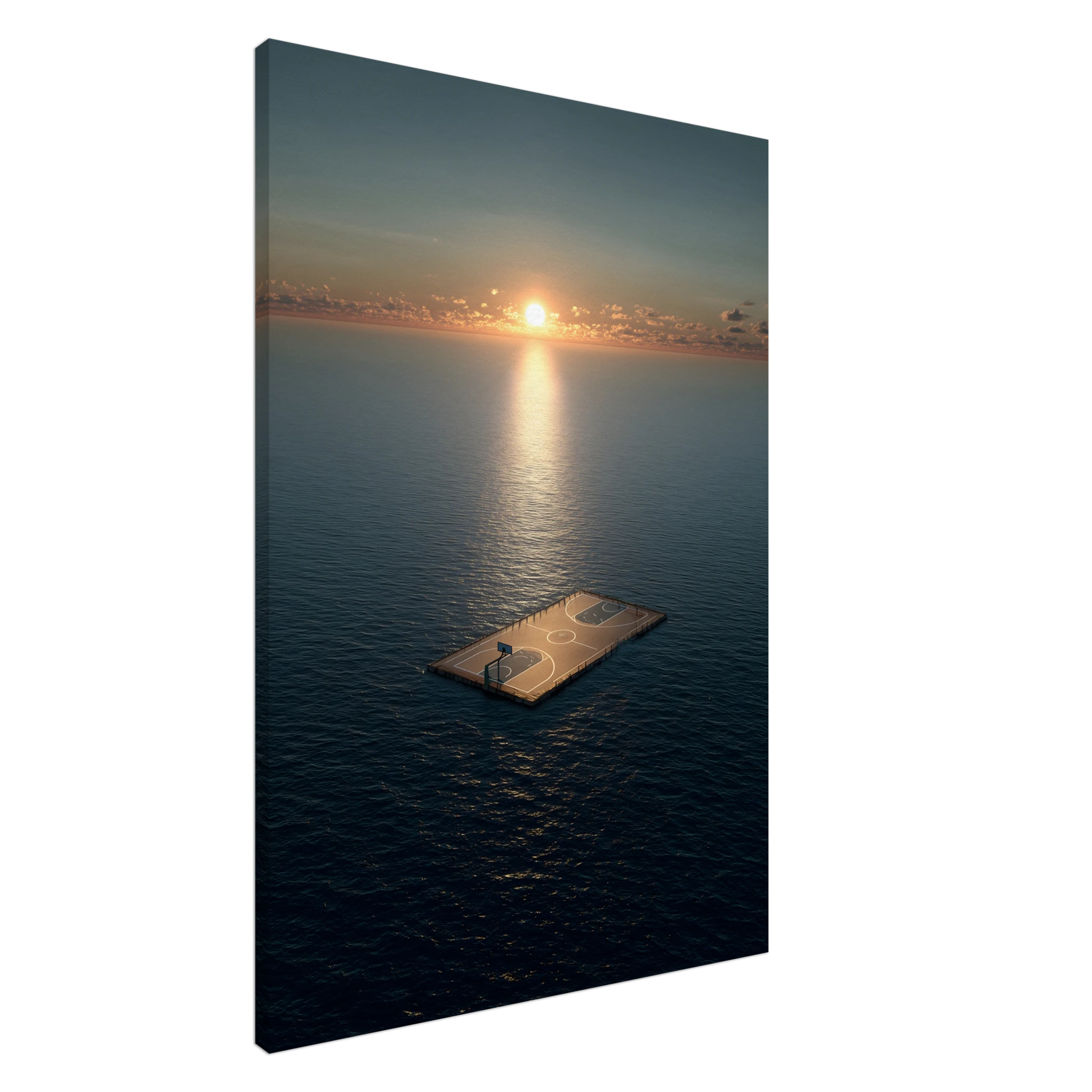 Surreales Leinwandbild Basketball: Ein einzelner Basketballplatz treibt als hölzernes Floß auf dem offenen, tiefblauen Meer. Im Hintergrund geht die Sonne mittig am Horizont unter und wirft einen goldenen Lichtstreifen (Golden Hour) über die sanften Wellen und das Spielfeld.