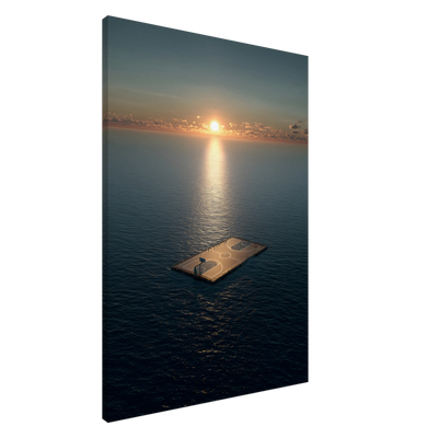 Surreales Leinwandbild Basketball: Ein einzelner Basketballplatz treibt als hölzernes Floß auf dem offenen, tiefblauen Meer. Im Hintergrund geht die Sonne mittig am Horizont unter und wirft einen goldenen Lichtstreifen (Golden Hour) über die sanften Wellen und das Spielfeld.